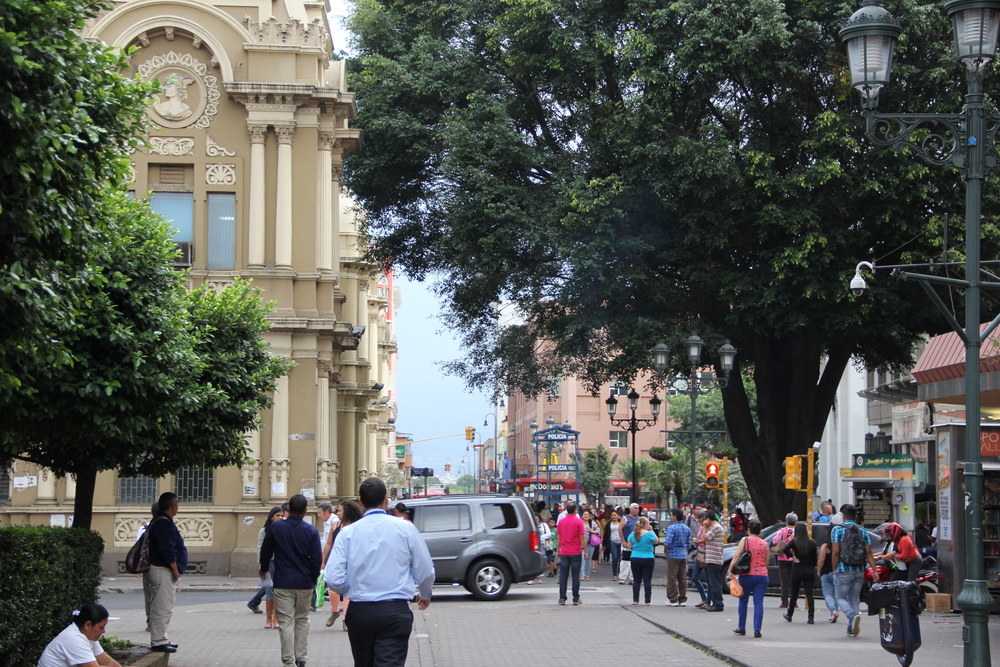  Downtown  San José  filled with pedestrians 